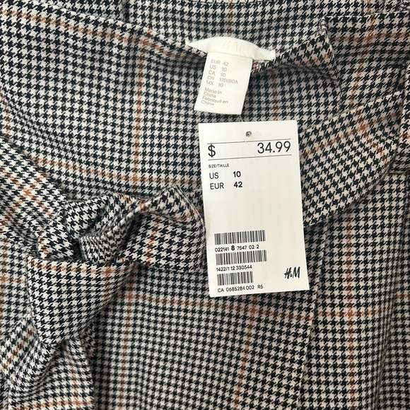 Plaid fall cozy skirt from H&M NWT never worn - Picture 4 of 5
